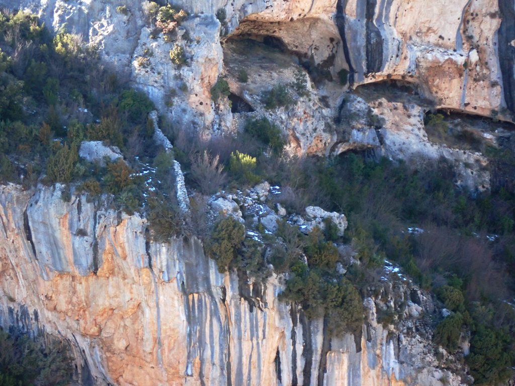Vistas a la Artica Espartero en la vertiente opuesta La Cueva Ventosa